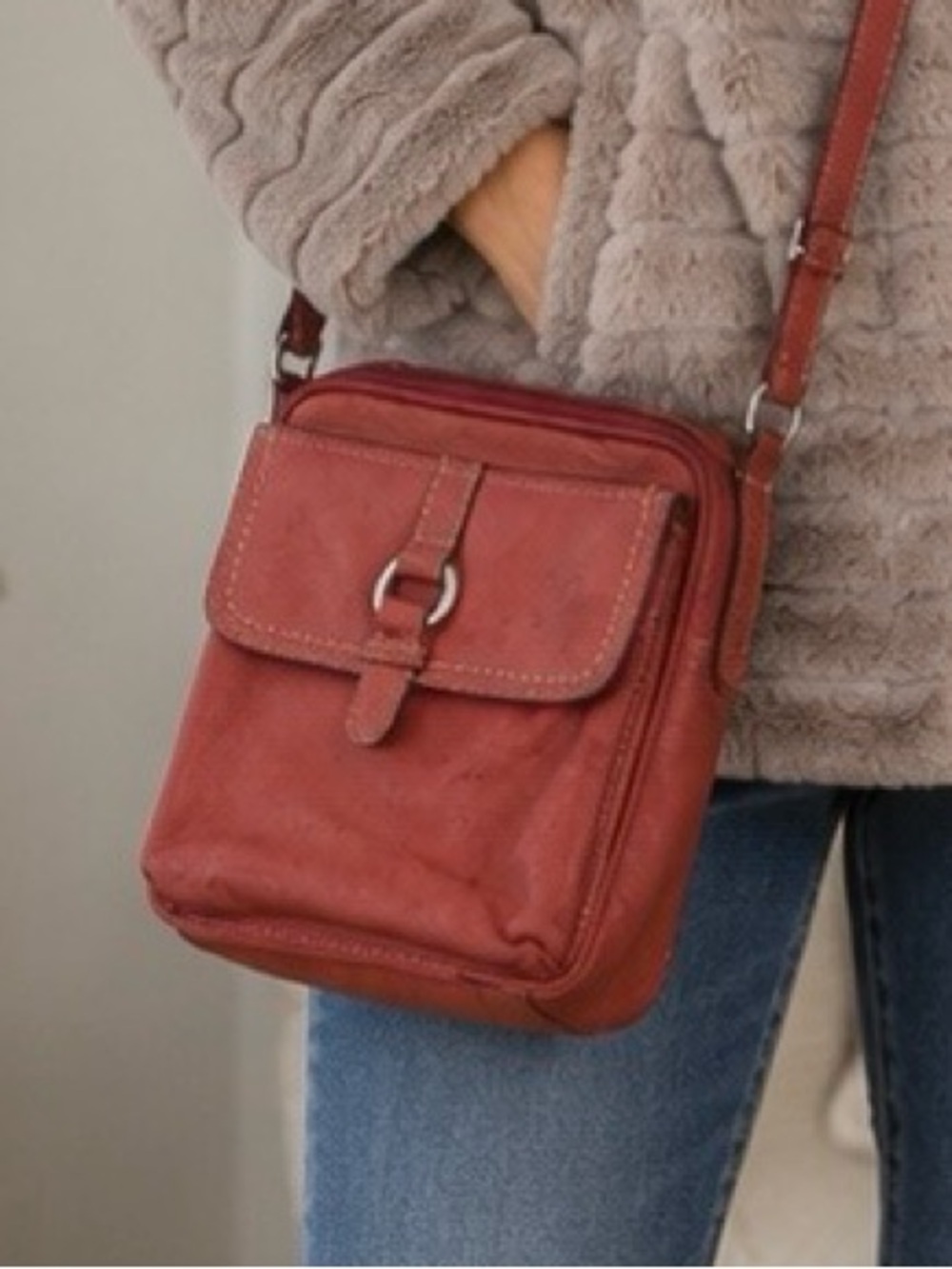 Fossil Red Pink Leather Crossbody Bag Silver Zipper Multiple pockets Adjustable